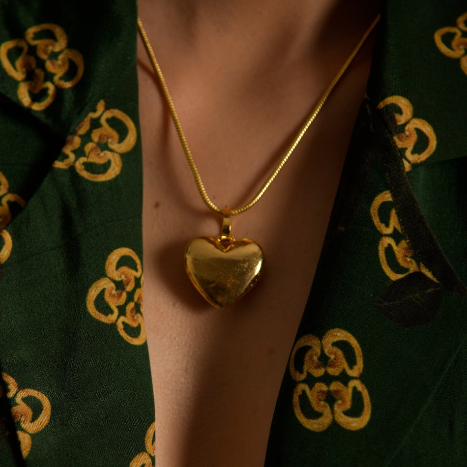 Gucci gold heart on sale necklace